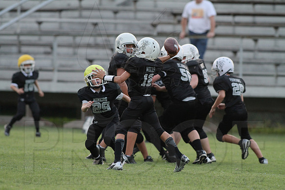 Bauxite Black-Gray games 4th, 5th, 6th, Junior high, Senior high scrimmage 8-22-13 (© Justin Manning) JWM0204