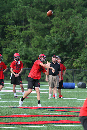 Harmony Grove football practice 2 adays 8-6-13 (© Justin Manning) JWM0036