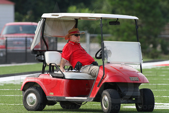 Harmony Grove football practice 2 adays 8-6-13 (© Justin Manning) JWM0023