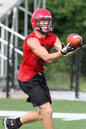 Harmony Grove football practice 2 adays 8-6-13 (© Justin Manning) JWM0019