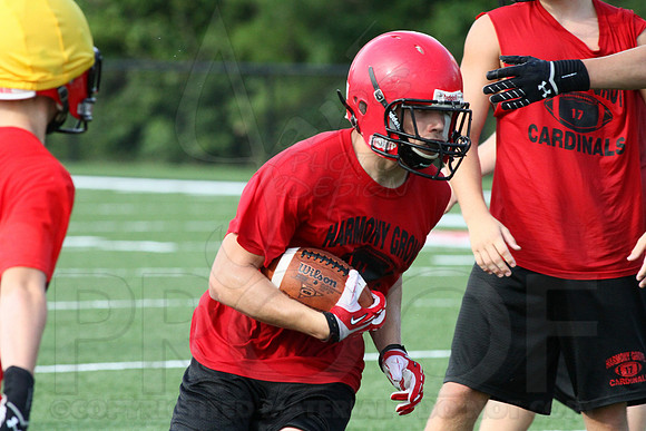 Harmony Grove football practice 2 adays 8-6-13 (© Justin Manning) JWM0014