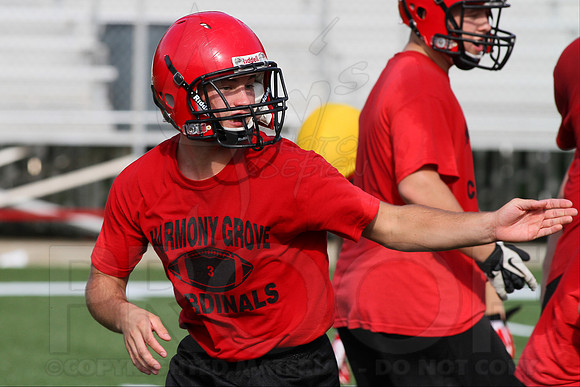 Harmony Grove football practice 2 adays 8-6-13 (© Justin Manning) JWM0050