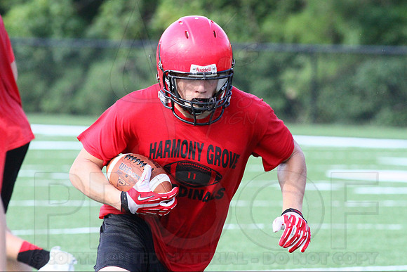 Harmony Grove football practice 2 adays 8-6-13 (© Justin Manning) JWM0013