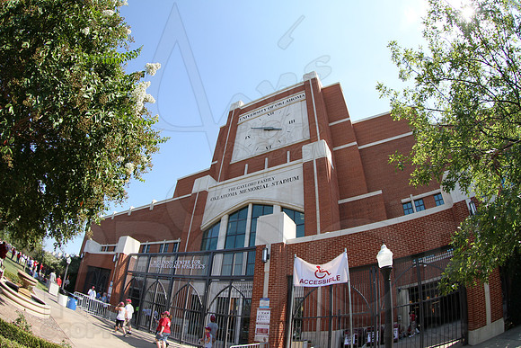 ULM @ OU 8-31-13 (© Justin Manning) JWM0002