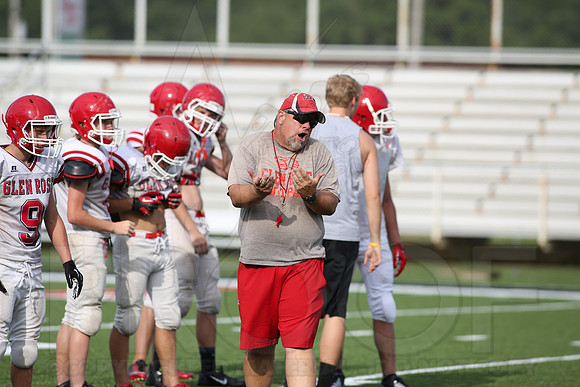 Glen Rose Football Practice 9-2-2014 (©Justin Manning) JWM_240