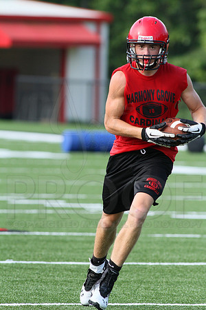 Harmony Grove football practice 2 adays 8-6-13 (© Justin Manning) JWM0026