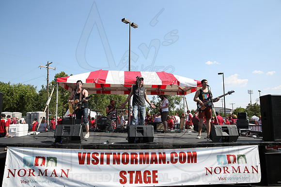 ULM @ OU 8-31-13 (© Justin Manning) JWM0024