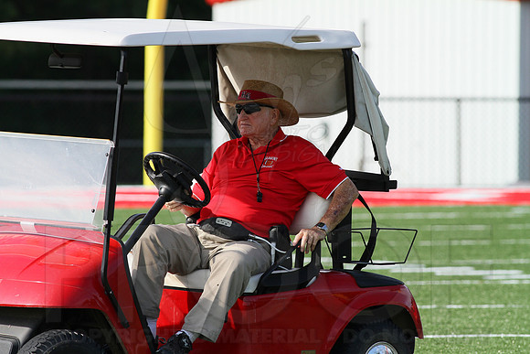 Harmony Grove football practice 2 adays 8-6-13 (© Justin Manning) JWM0054