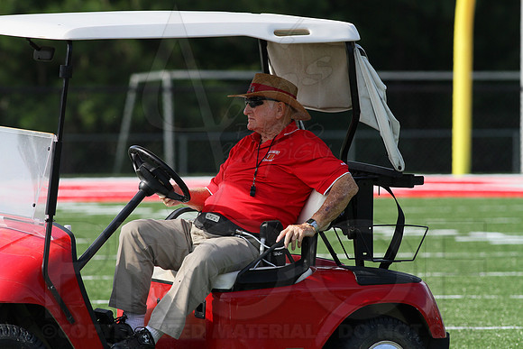 Harmony Grove football practice 2 adays 8-6-13 (© Justin Manning) JWM0055