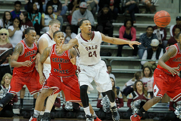 Arkansas State @ UALR Men's Basketball 3-1-2014 (© Justin Manning) JWM_0303