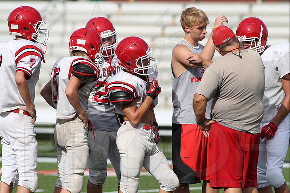 Glen Rose Football Practice 9-2-2014 (©Justin Manning) JWM_208