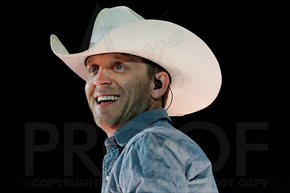 Justin Moore Concert 4-25-2014 (© Justin Manning) JWM_0517