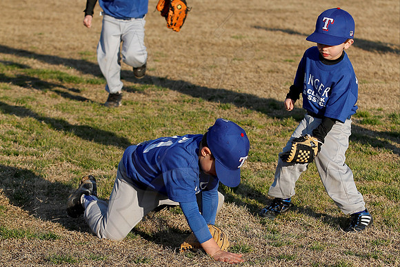 T-ball Angel's & Rangers 3-26-13 (© Justin Manning) JWM0101