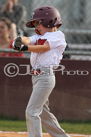 Bomb Squad vs. Panthers 6-7 year old baseball 5-12-2015 (©Justin Manning) JWM_0017