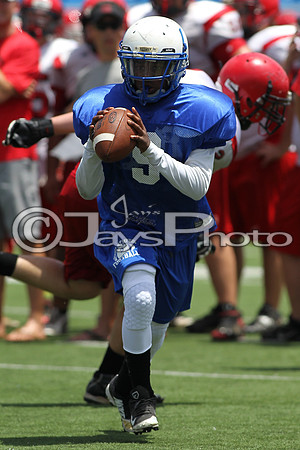 Football Team Camp (War Memorial Stadium) 6-16-2015 (©Justin Manning) JWM_0012