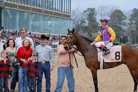 Oaklawn 8th Race 3-9-13 JWM0067 (©Justin Manning)
