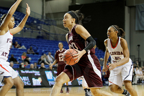 Florida Atlantic vs. UL-Monroe Women's JWM0165 (©Justin Manning)
