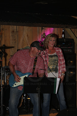 Midnight Hurricanes (Boogies Bar & Grill) 9-13-2014 (©Justin Manning) JWM_011