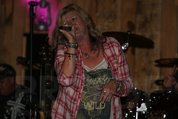 Midnight Hurricanes (Boogies Bar & Grill) 9-13-2014 (©Justin Manning) JWM_048