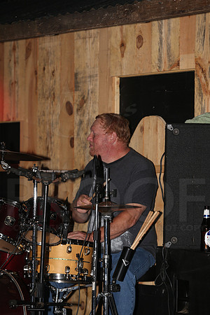 Midnight Hurricanes (Boogies Bar & Grill) 9-13-2014 (©Justin Manning) JWM_103