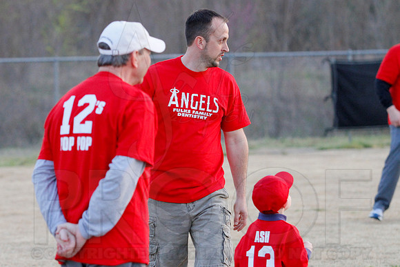 T-ball Angels vs Panthers 3-28-13 (© Justin Manning) JWM0018