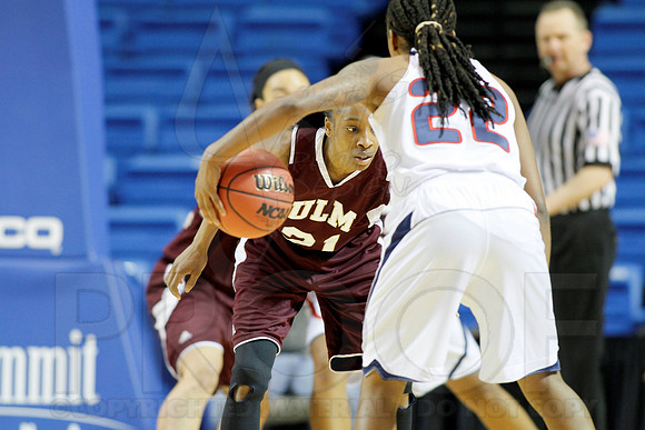 Florida Atlantic vs. UL-Monroe Women's JWM0266 (©Justin Manning)