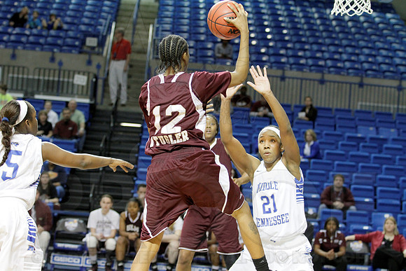 Middle Tennessee vs ULM  Women's 3-9-13 JWM0227 (©Justin Manning)
