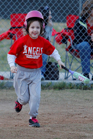 T-ball Angels vs Panthers 3-28-13 (© Justin Manning) JWM0085
