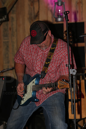 Midnight Hurricanes (Boogies Bar & Grill) 9-13-2014 (©Justin Manning) JWM_018