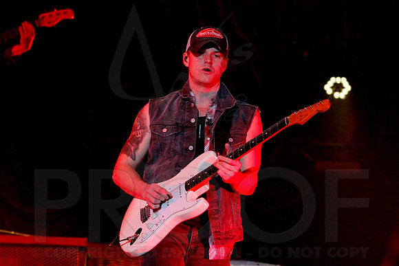 Justin Moore Concert 4-25-2014 (© Justin Manning) JWM_0574