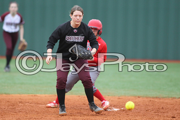 Cabot @ Benton Softball 3-10-2015 (©Justin Manning) JWM_0397