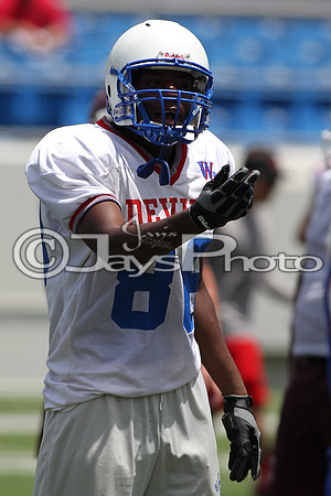 Football Team Camp (War Memorial Stadium) 6-16-2015 (©Justin Manning) JWM_0024