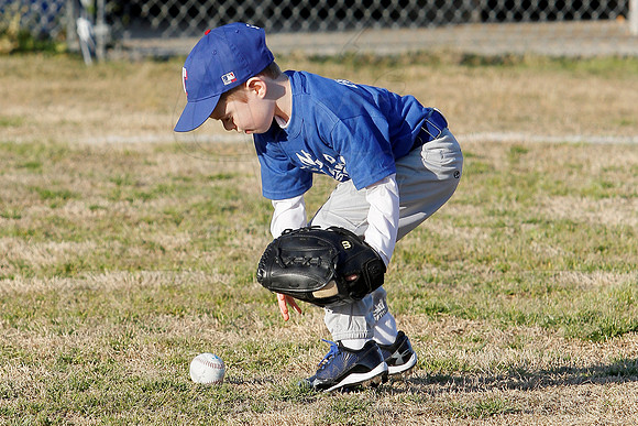 T-ball Angel's & Rangers 3-26-13 (© Justin Manning) JWM0058