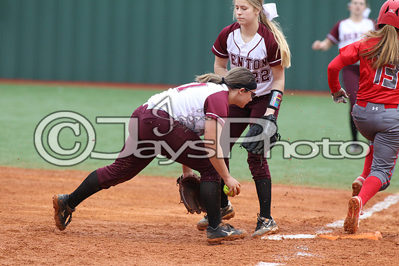 Cabot @ Benton Softball 3-10-2015 (©Justin Manning) JWM_0055