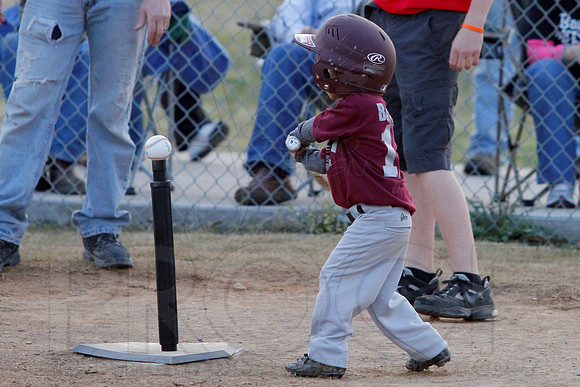 T-ball Angels vs Panthers 3-28-13 (© Justin Manning) JWM0034