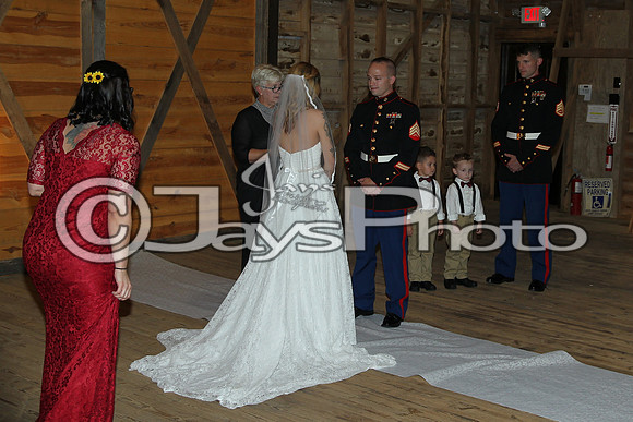 Mollie & Dustin Derrick 10-21-17_JWM0138
