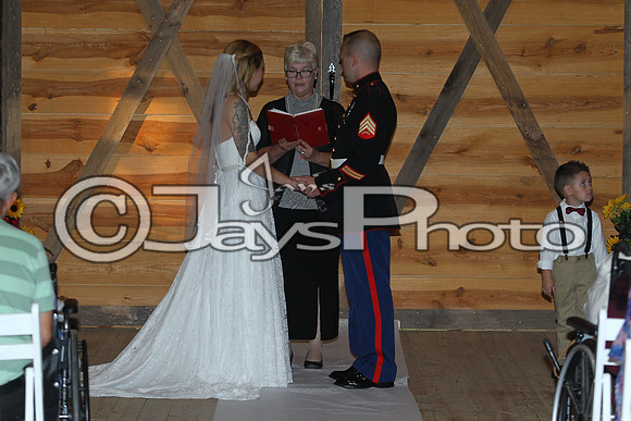 Mollie & Dustin Derrick 10-21-17_JWM0156