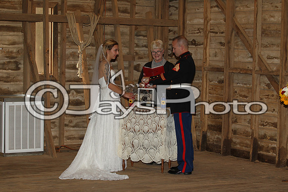 Mollie & Dustin Derrick 10-21-17_JWM0167