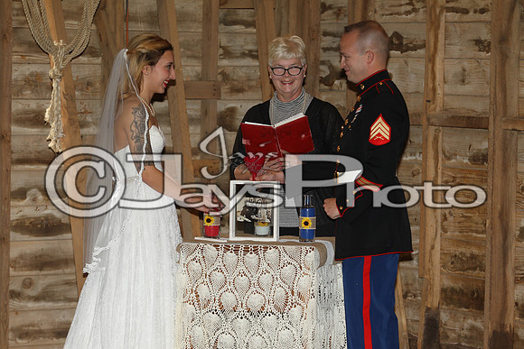 Mollie & Dustin Derrick 10-21-17_JWM0168