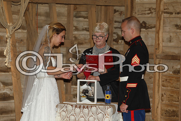 Mollie & Dustin Derrick 10-21-17_JWM0172