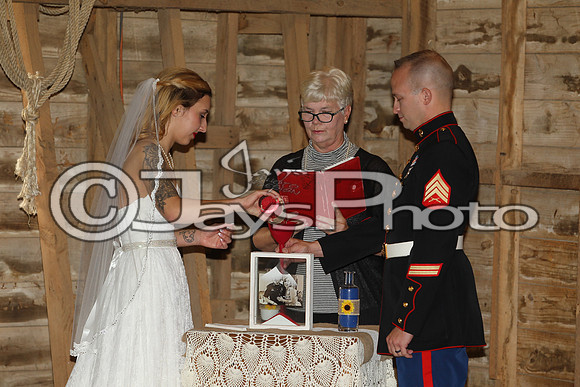 Mollie & Dustin Derrick 10-21-17_JWM0173