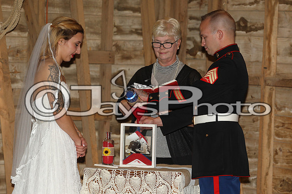 Mollie & Dustin Derrick 10-21-17_JWM0176