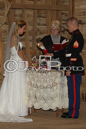 Mollie & Dustin Derrick 10-21-17_JWM0180