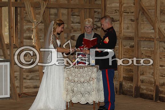 Mollie & Dustin Derrick 10-21-17_JWM0186