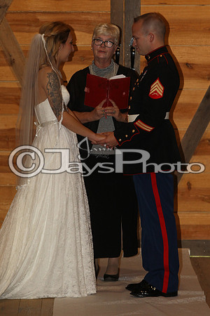 Mollie & Dustin Derrick 10-21-17_JWM0199