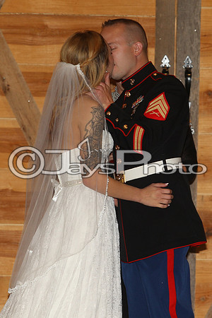 Mollie & Dustin Derrick 10-21-17_JWM0203