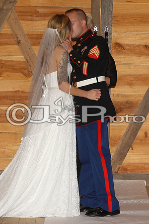 Mollie & Dustin Derrick 10-21-17_JWM0206
