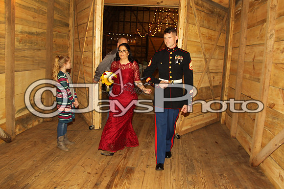 Mollie & Dustin Derrick 10-21-17_JWM0223