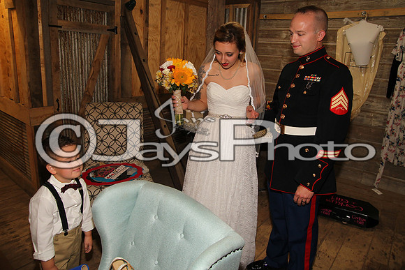 Mollie & Dustin Derrick 10-21-17_JWM0224