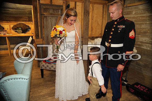 Mollie & Dustin Derrick 10-21-17_JWM0228